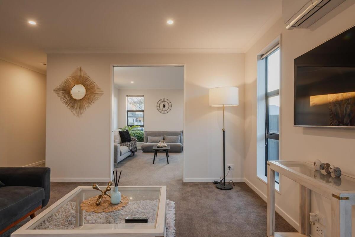Elegant 3Br Home On Mustang Avenue Christchurch Luaran gambar