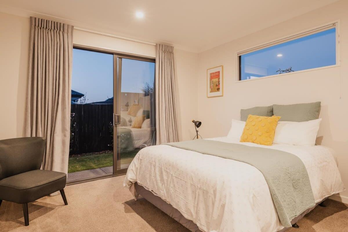 Elegant 3Br Home On Mustang Avenue Christchurch Luaran gambar