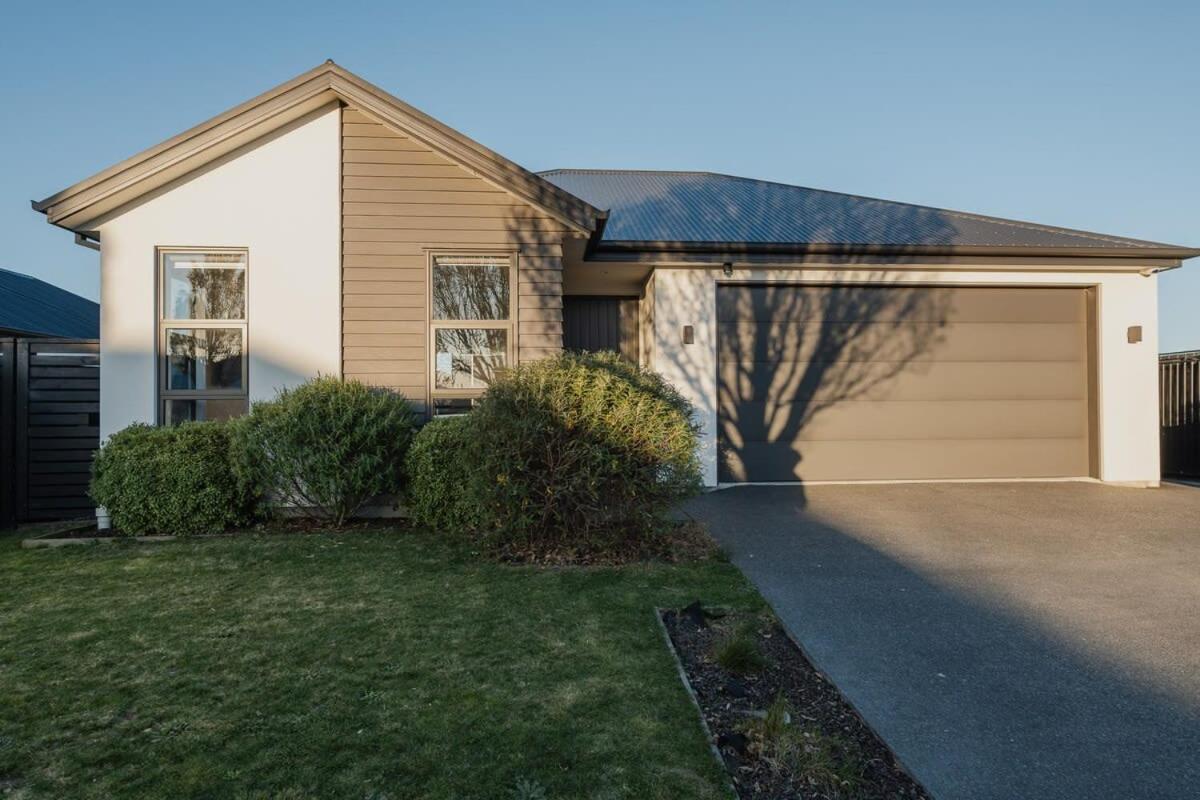 Elegant 3Br Home On Mustang Avenue Christchurch Luaran gambar
